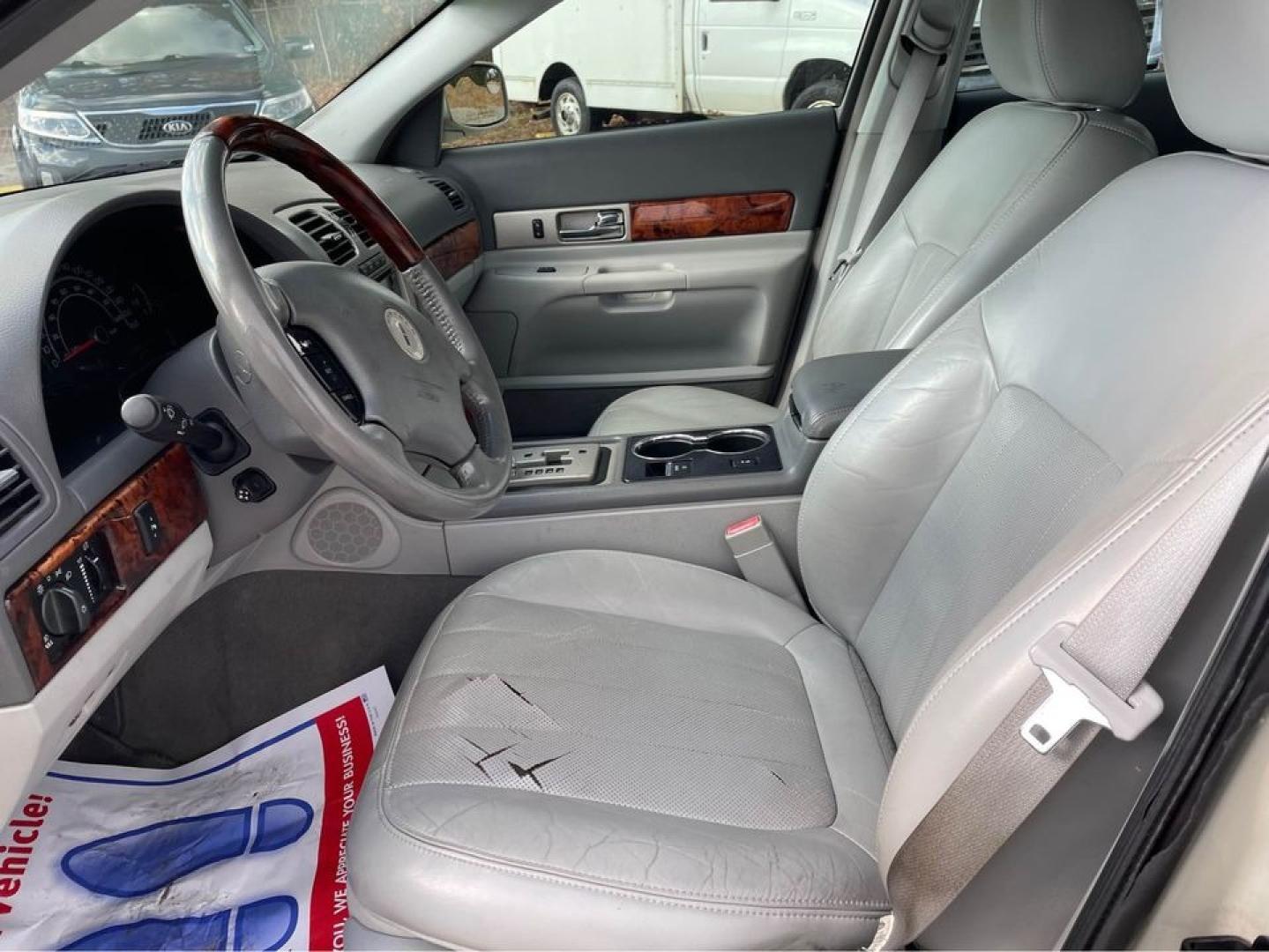 2006 white /gray Lincoln LS Ultimate (1LNFM87A06Y) with an 3.9 V8 engine, Automatic transmission, located at 5700 Curlew Drive, Norfolk, VA, 23502, (757) 455-6330, 36.841885, -76.209412 - Photo#10